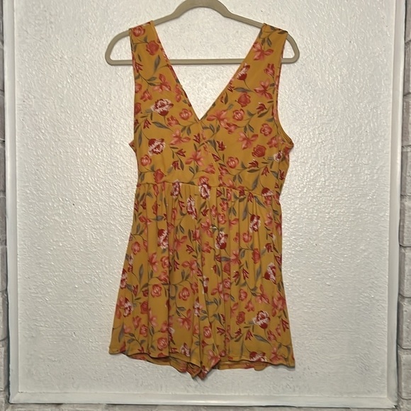 Xhileration mustard, color, yellow floral, romper, size large - Picture 7 of 7